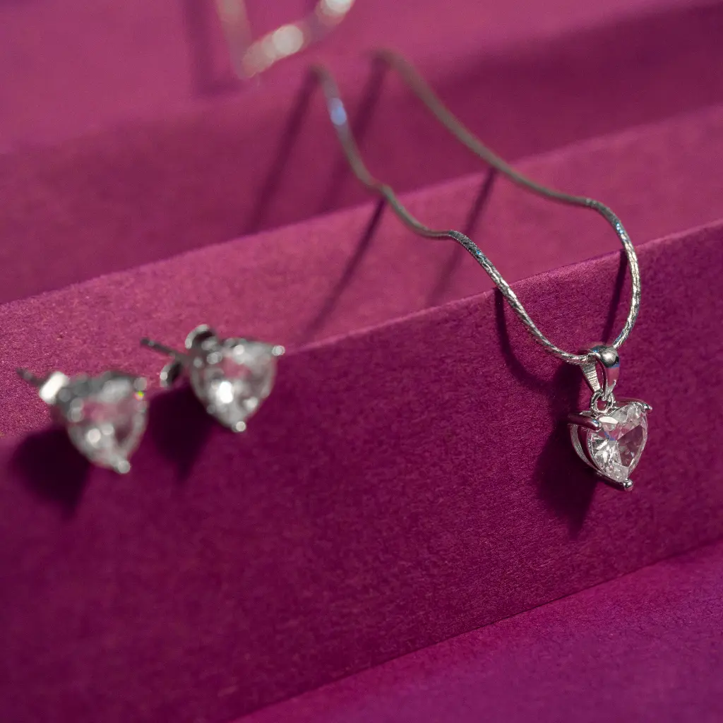 Heart pendant set