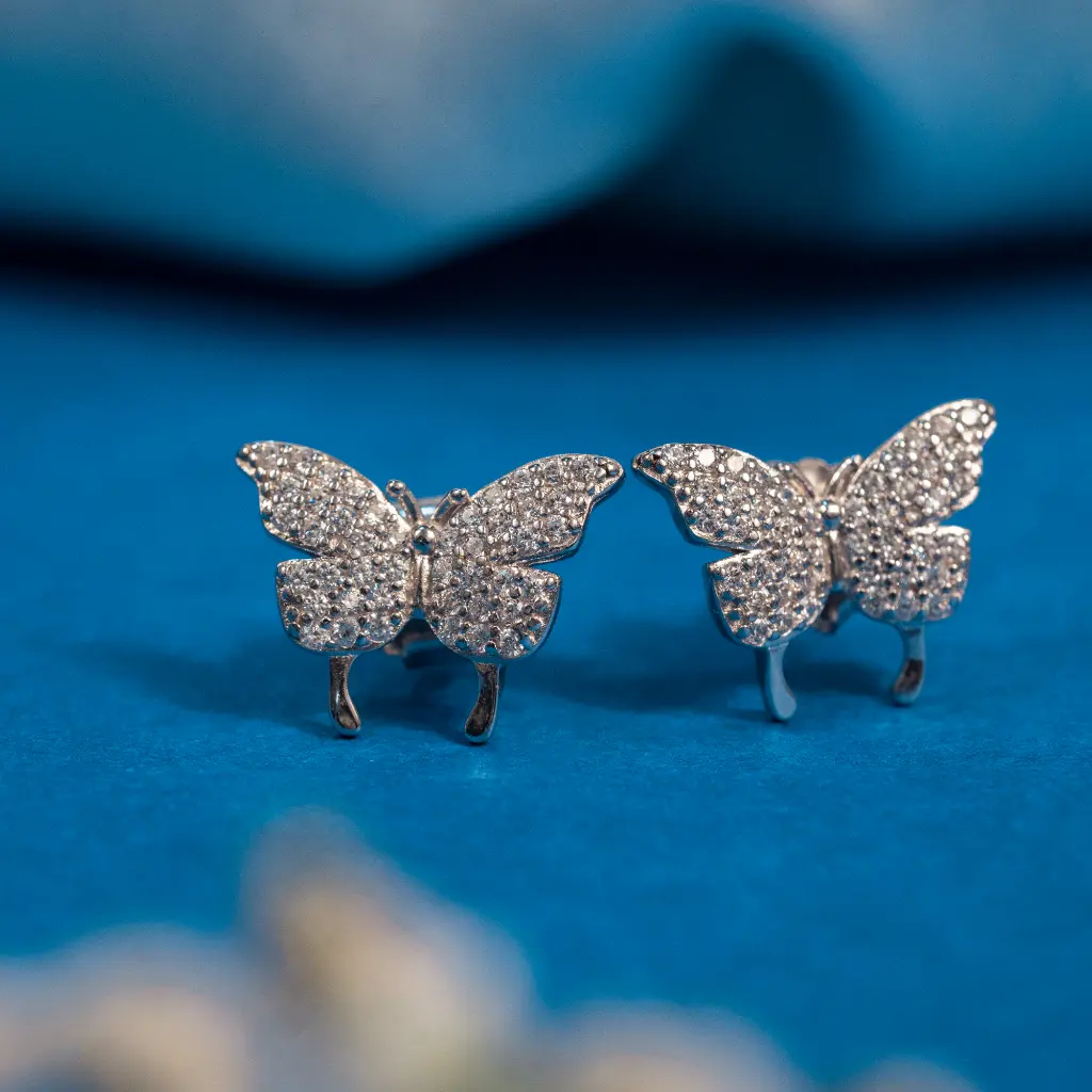 [T001] Butterfly studs