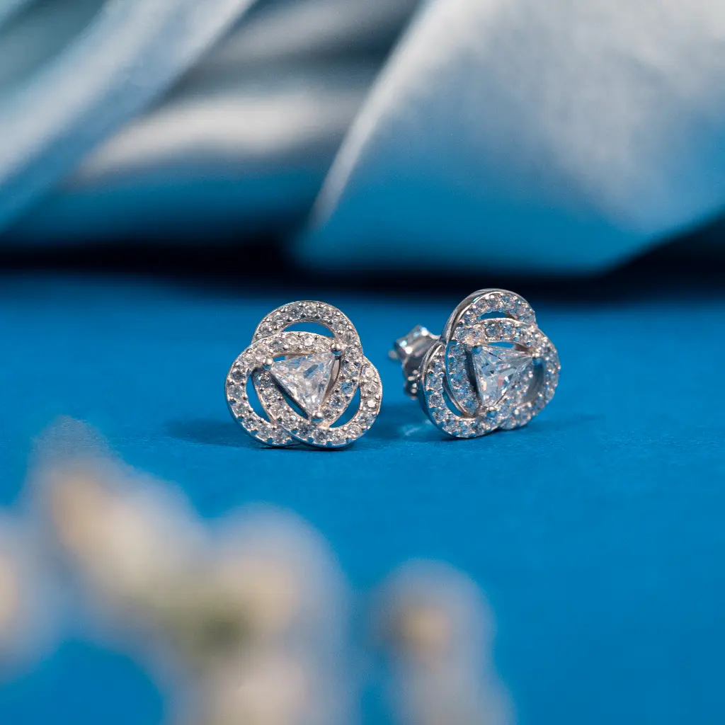 Criss cross studs