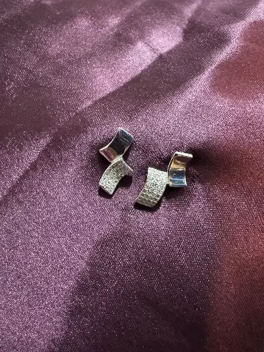 [T021] Zigzag Studs
