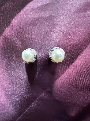 Big Pearl Studs